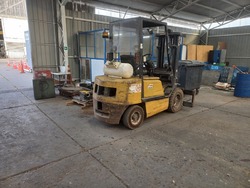 VENDO GRUA HORQUILLA 2.5 TON