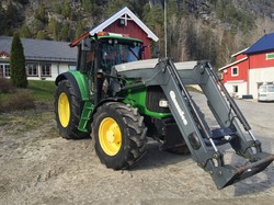 John Deere 6920