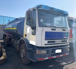 Camión Aljibe Iveco MLC 170 E22 Año 2012 4X2 15000 Litros Km 65924 