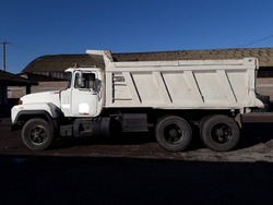 Camión Tolva Mack RD-688S Año 1998 6x4 15 M3