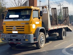 Camión Rampla Volkswagen 17220 Año 2006 Km 230.000 Capacidad 12 Ton